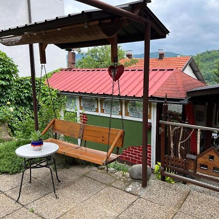 Queen Apartment Visoko Bagian luar foto